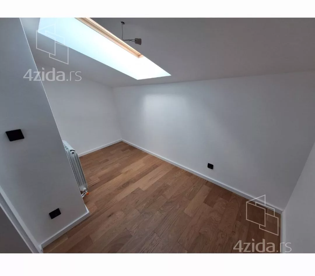 Četvoroiposoban stan | 4zida