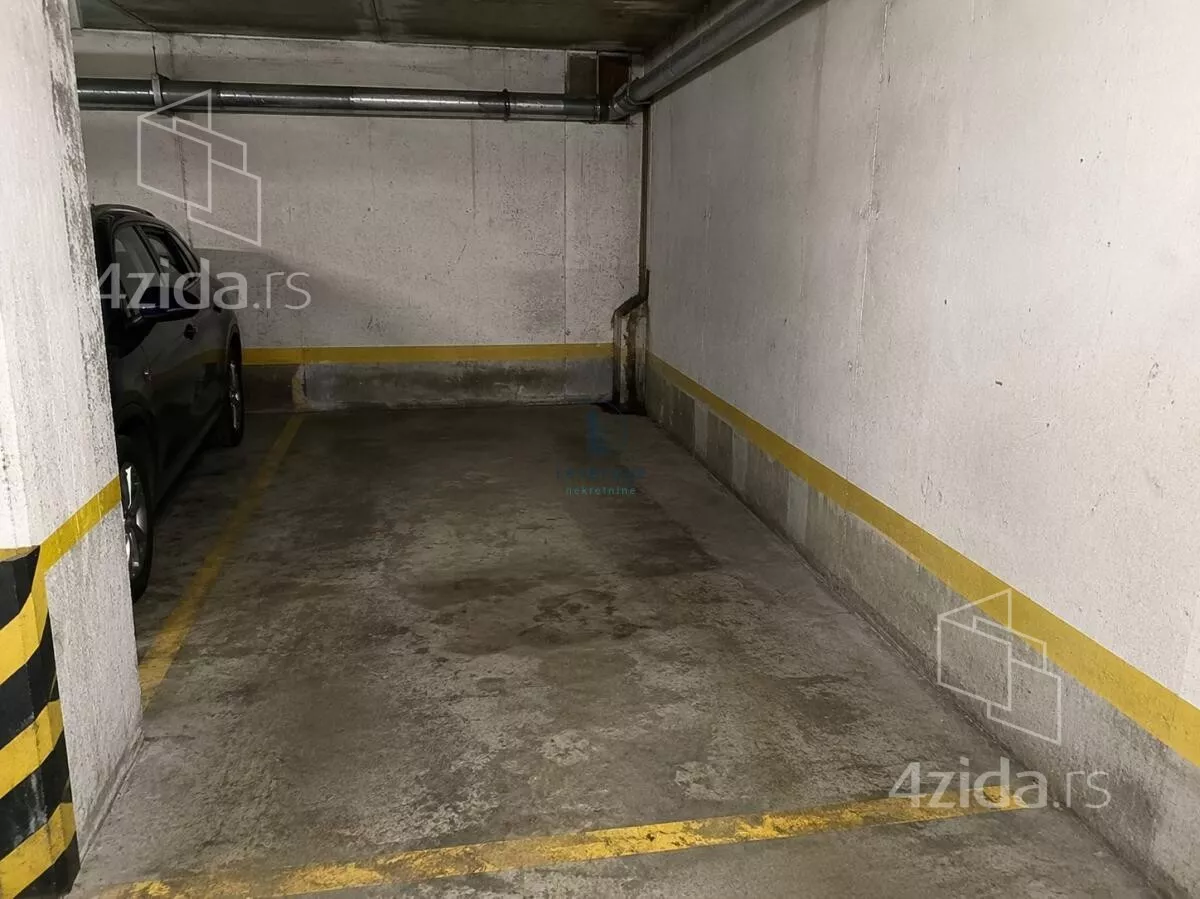 Garaža/Parking | 4zida