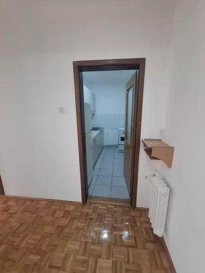 Železnička 36 | 4zida.rs