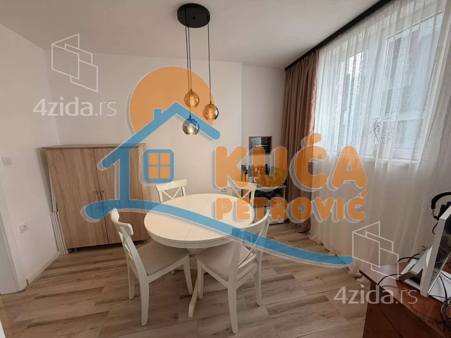 Troiposoban stan | 4zida