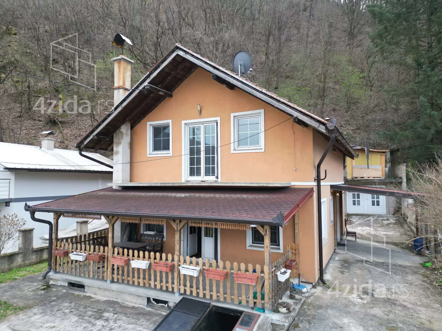 3-etažna kuća | 4zida