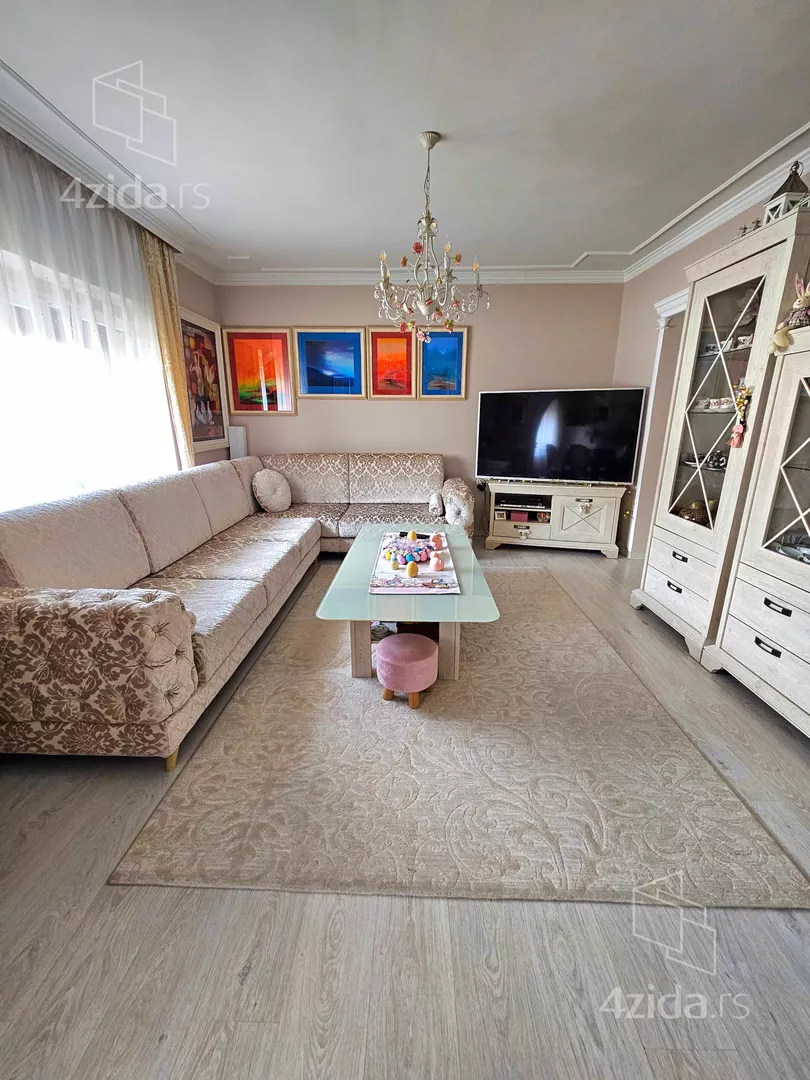 Četvorosoban stan | 4zida