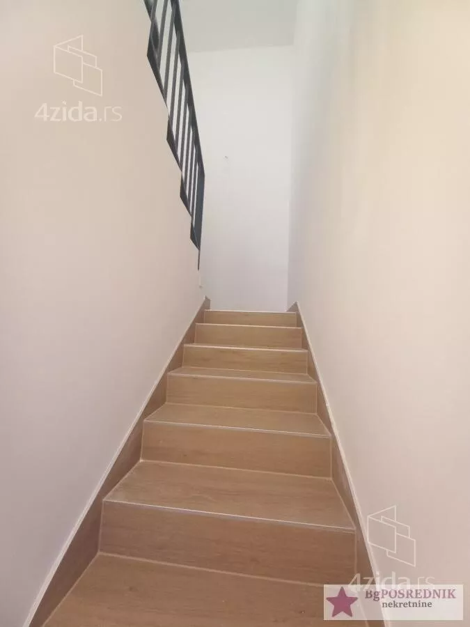 Šestosoban stan | 4zida