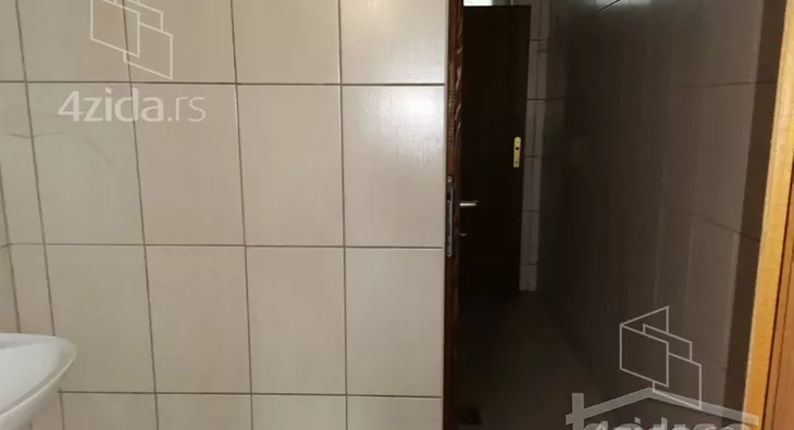 Lokal | 4zida