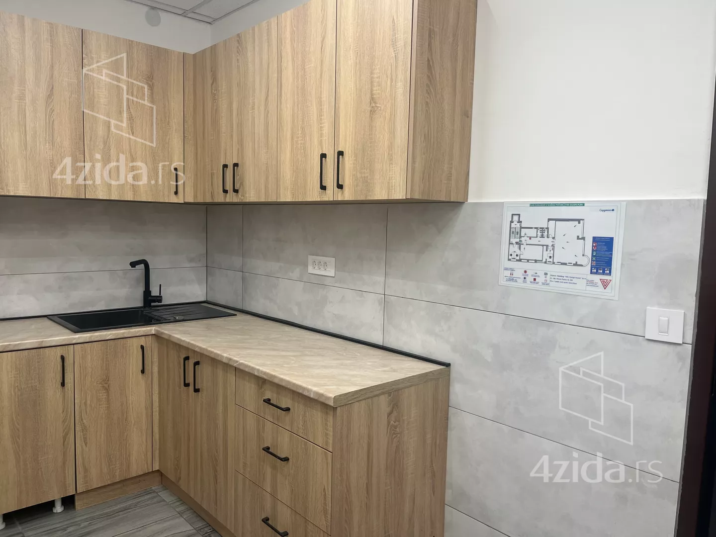 Poslovni prostor | 4zida