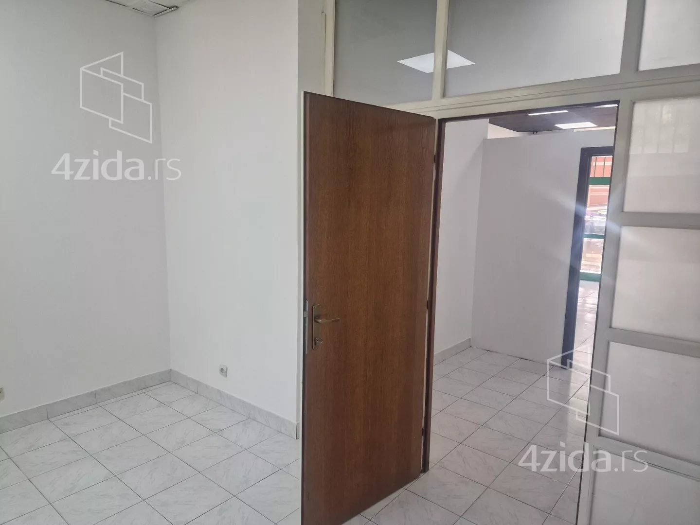 Lokal | 4zida