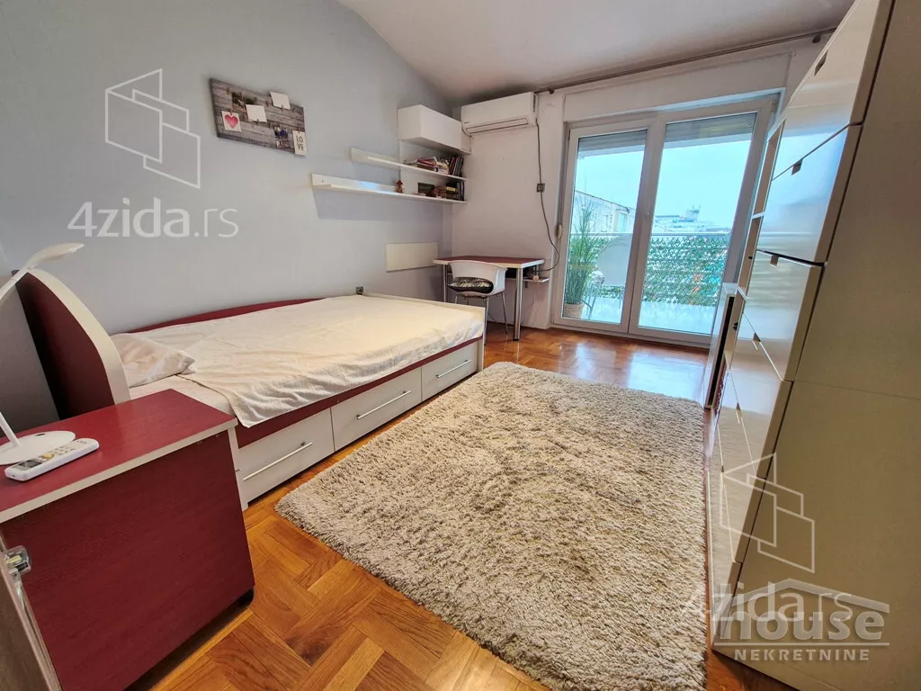 Šestosoban stan | 4zida