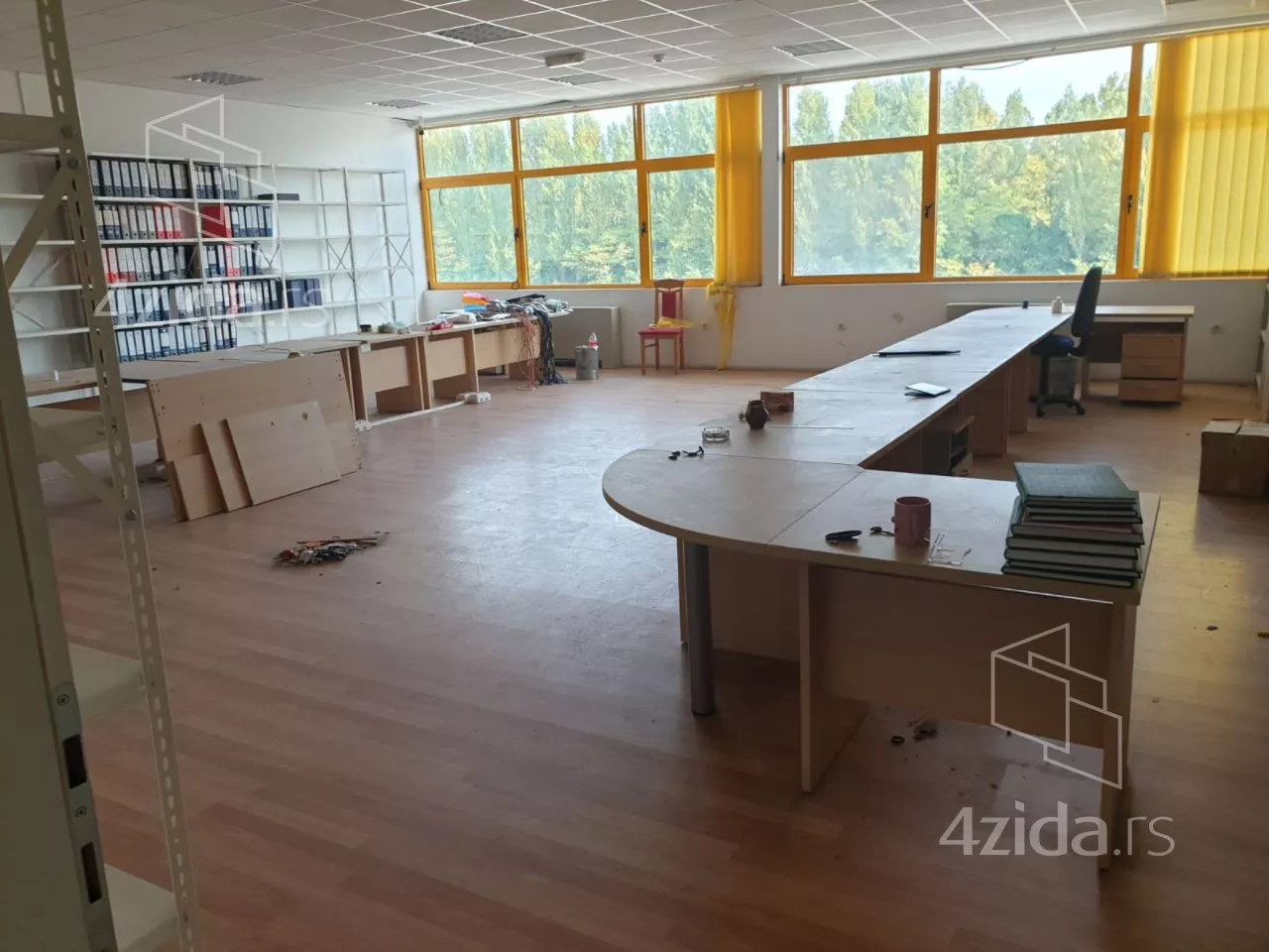 Poslovna zgrada | 4zida