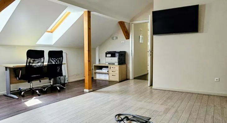 Poslovna zgrada | 4zida