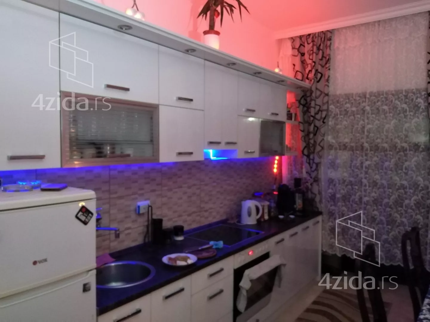 3-etažna kuća | 4zida