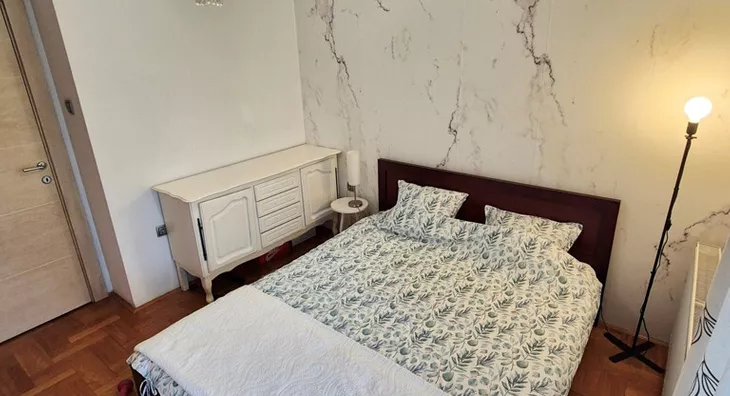 Šestosoban stan | 4zida