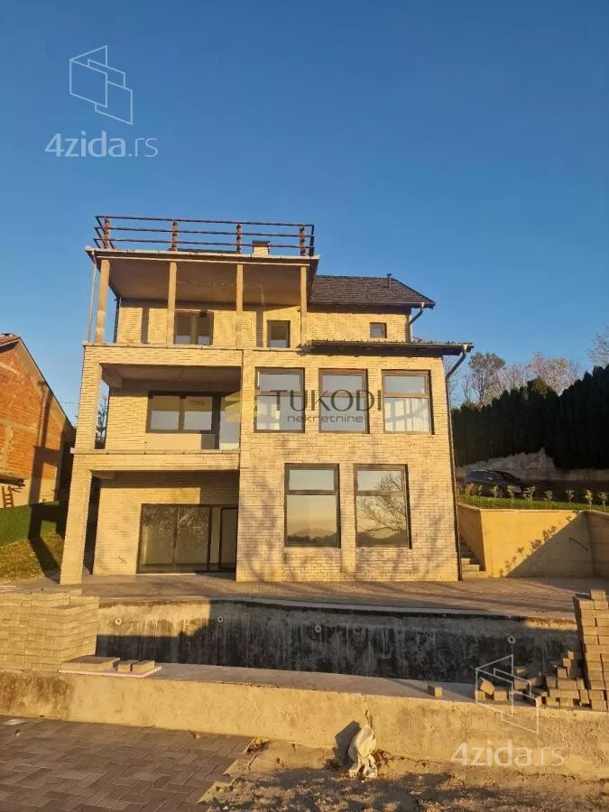 Kuća | 4zida