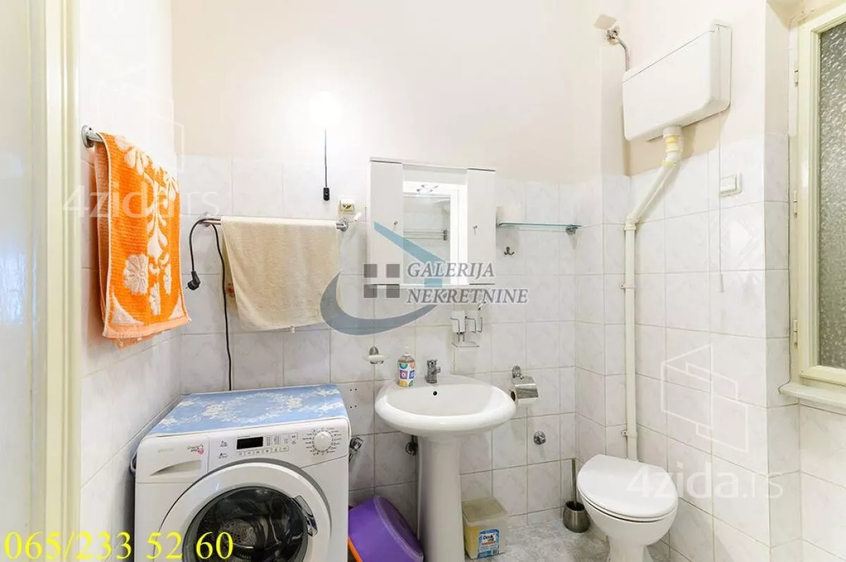 Četvoroiposoban stan | 4zida