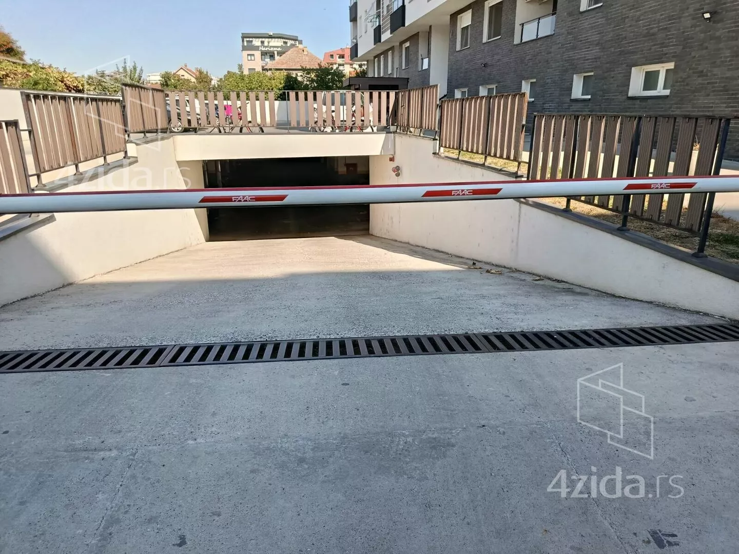 Garaža | 4zida