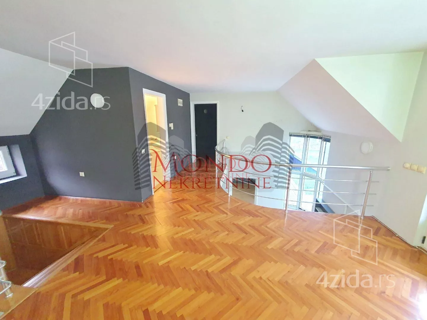 Poslovna zgrada | 4zida