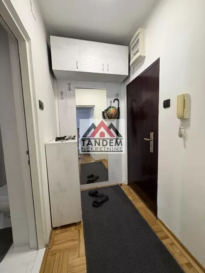 Crveni Pevac | 4zida.rs