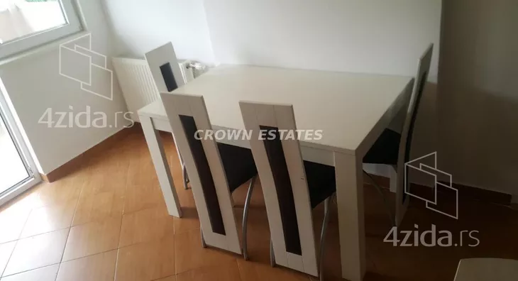 Petosoban stan | 4zida