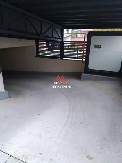 Heroja Pinkija | 4zida.rs