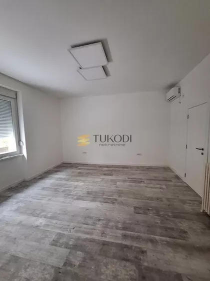 Lovćenska | 4zida.rs