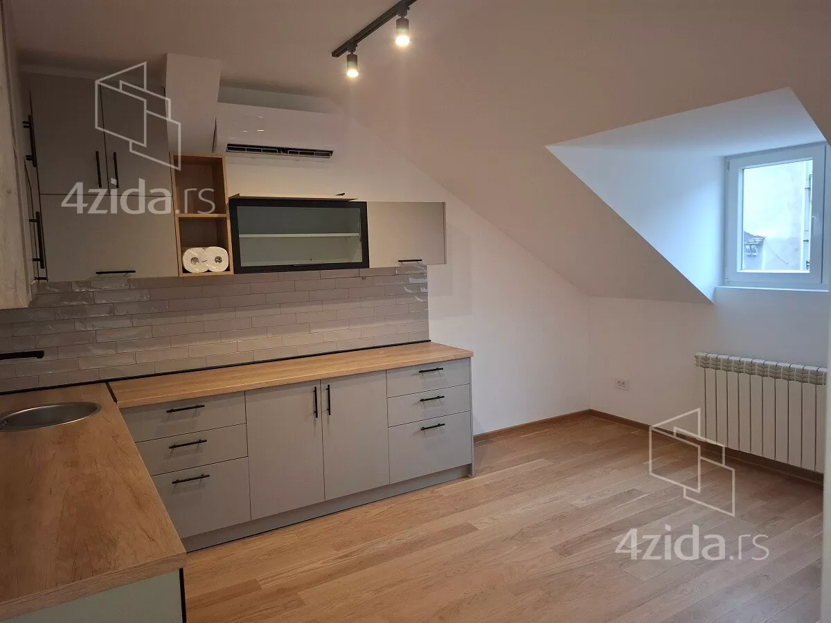 Petosoban stan | 4zida