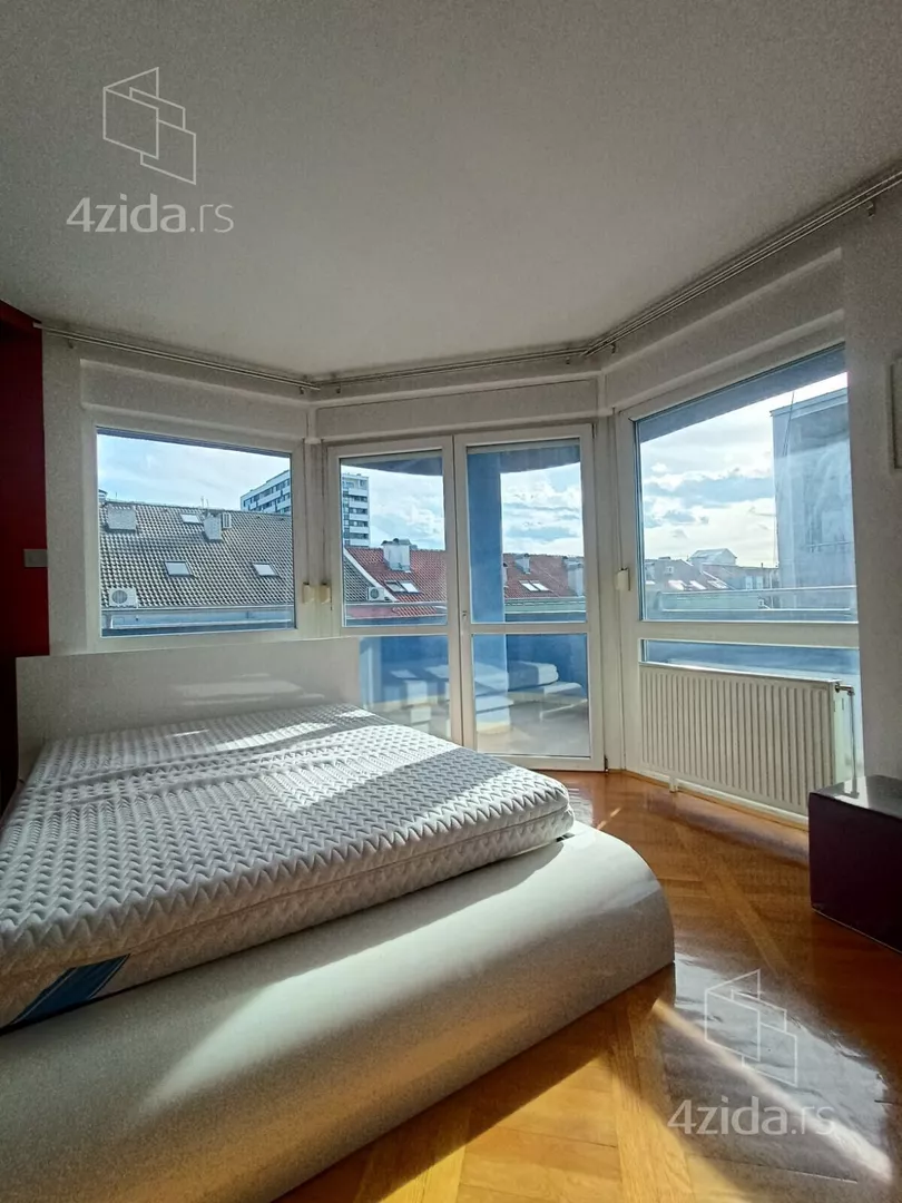 Četvoroiposoban stan | 4zida