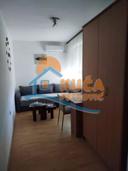 Obrenovićeva | 4zida.rs