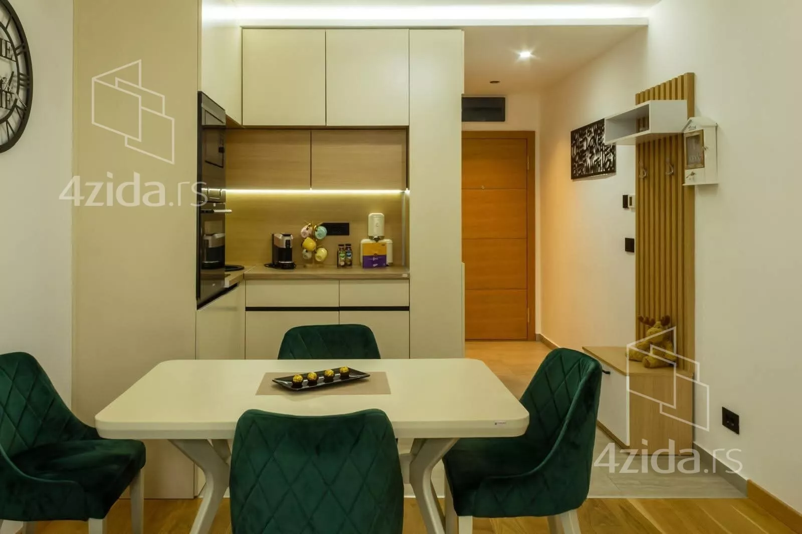 Jednoiposoban stan | 4zida