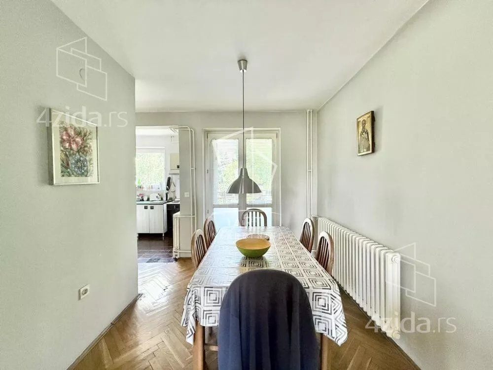 Petosoban stan | 4zida