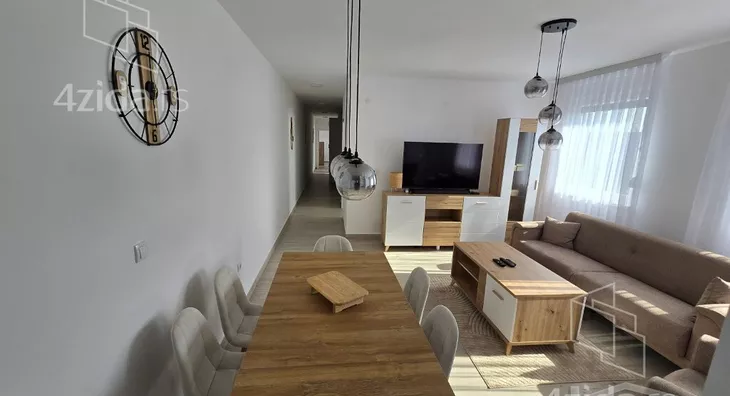 Četvoroiposoban stan | 4zida