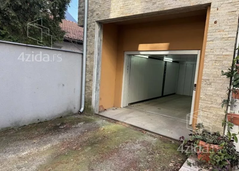 Garaža | 4zida