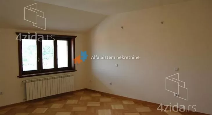 Šestosoban stan | 4zida