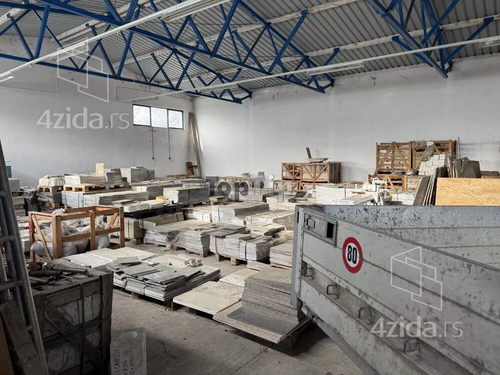 Poslovna zgrada | 4zida