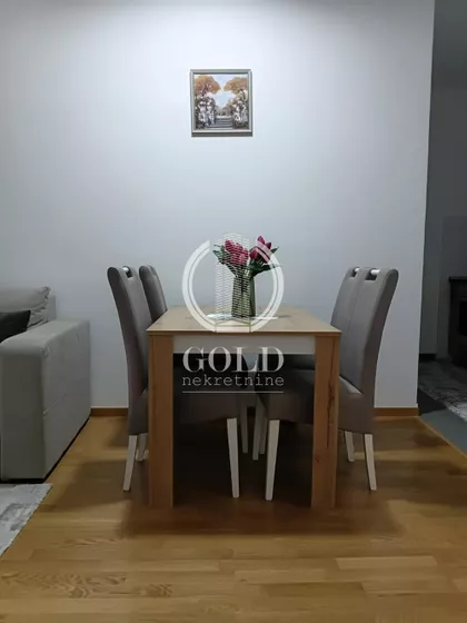 Aranj Janoša | 4zida.rs