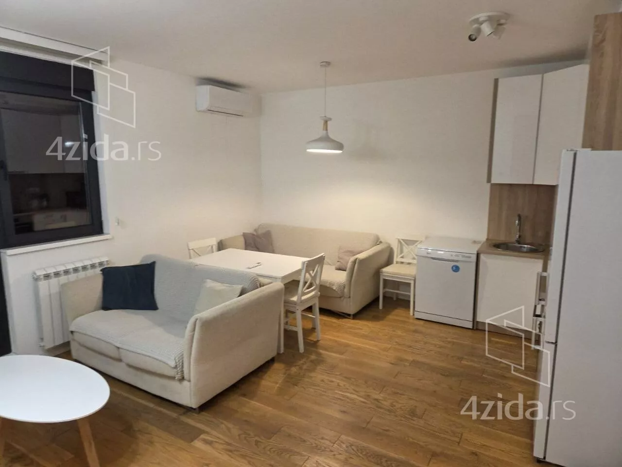 Dvoiposoban stan | 4zida