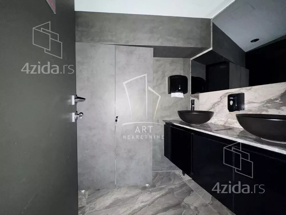 Lokal | 4zida