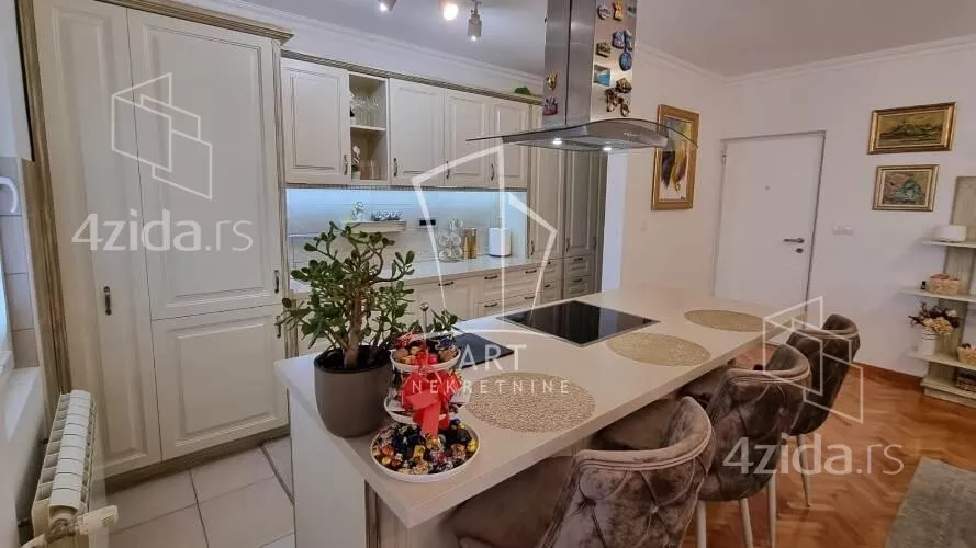 3-etažna kuća | 4zida