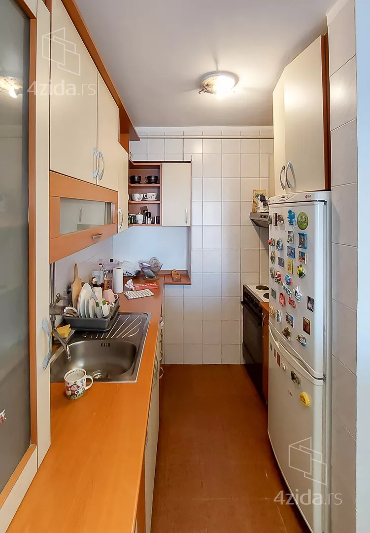 Šestosoban stan | 4zida