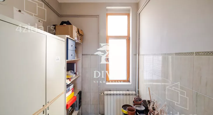 Četvoroiposoban stan | 4zida