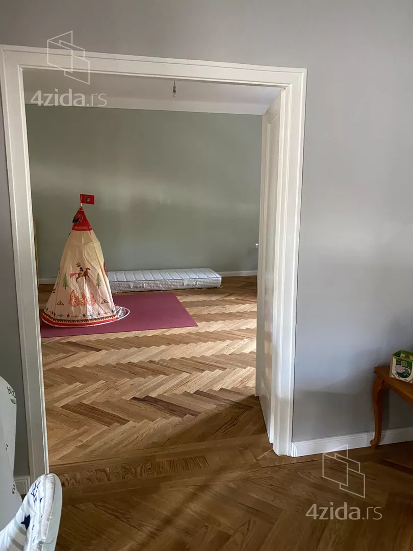 Četvoroiposoban stan | 4zida