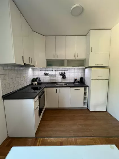 Heroja Pinkija 27 | 4zida.rs