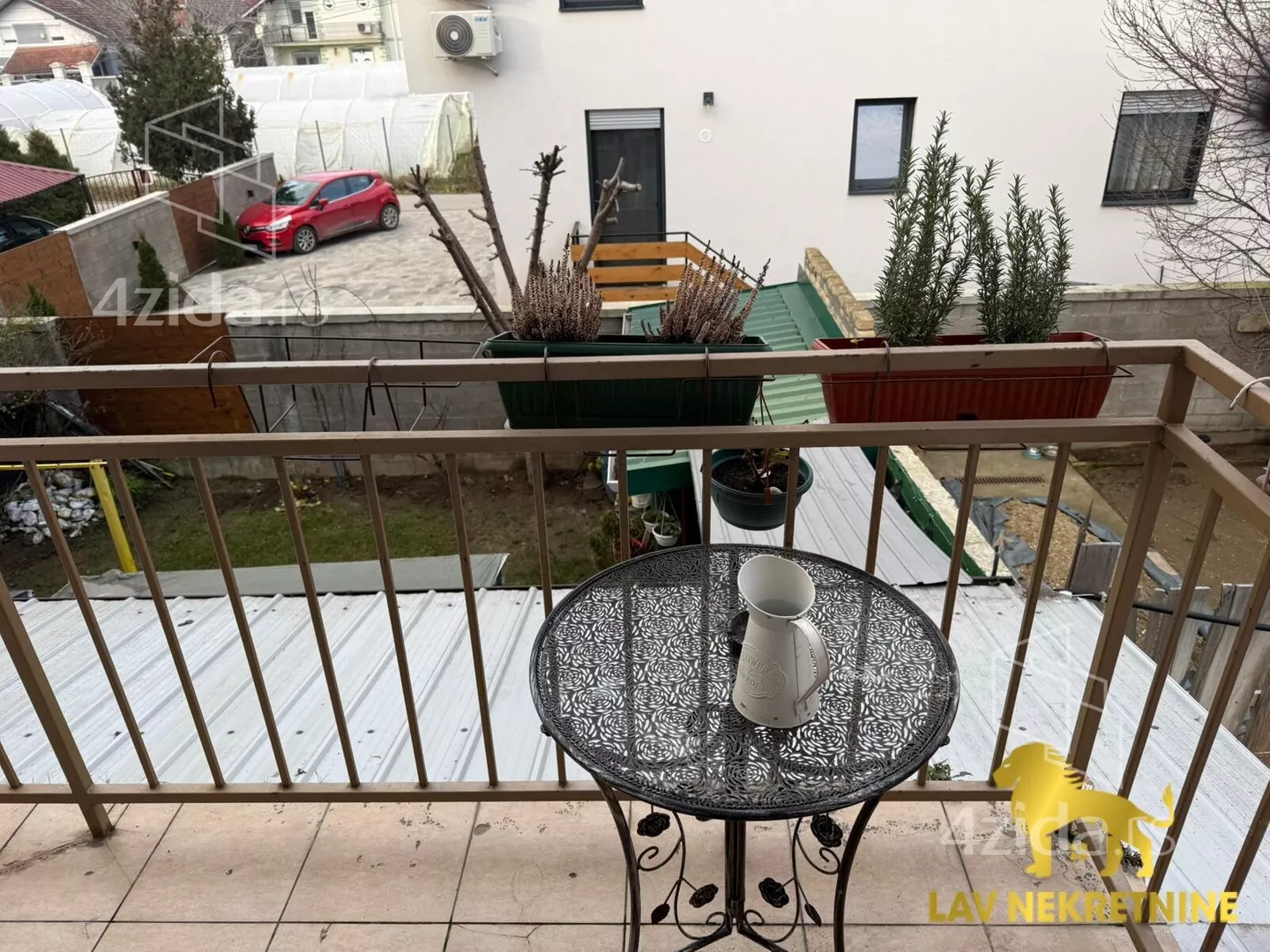 Dvoiposoban stan | 4zida