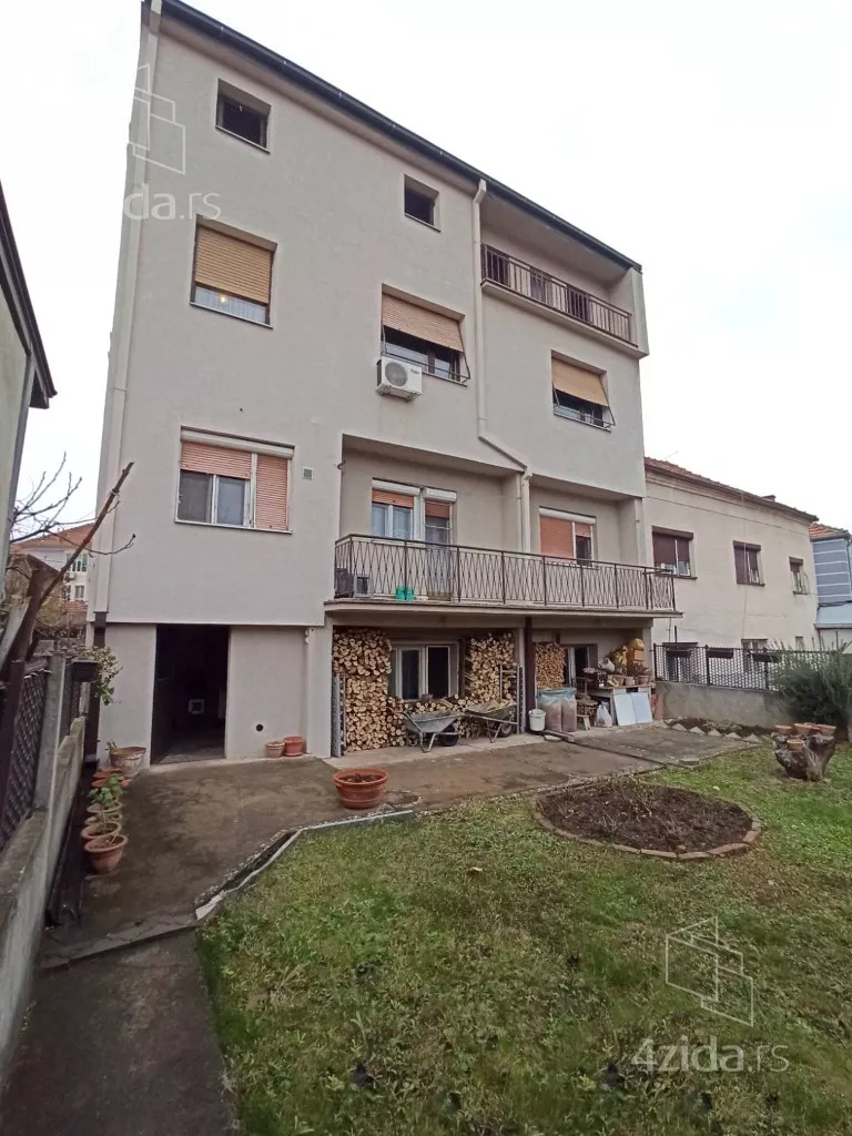 3-etažna kuća | 4zida