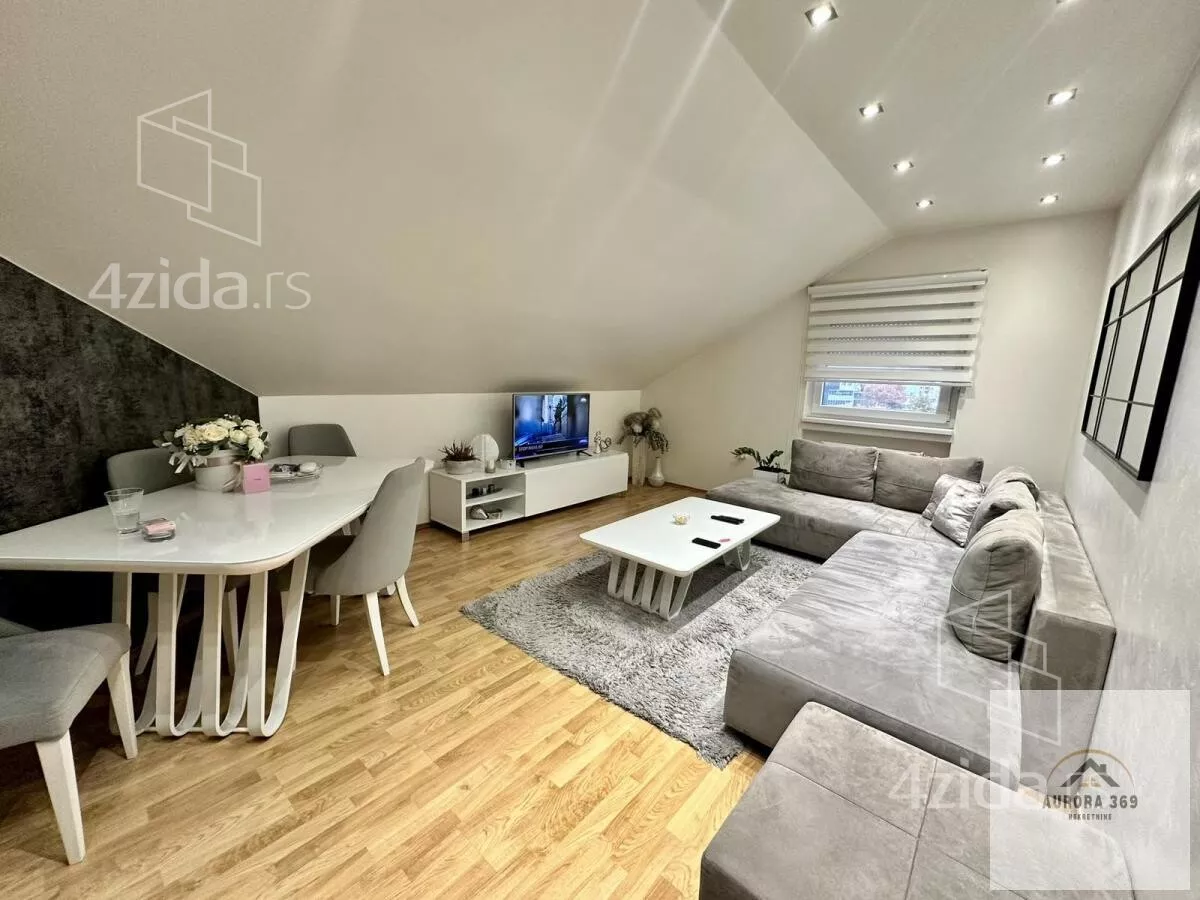 Troiposoban stan | 4zida