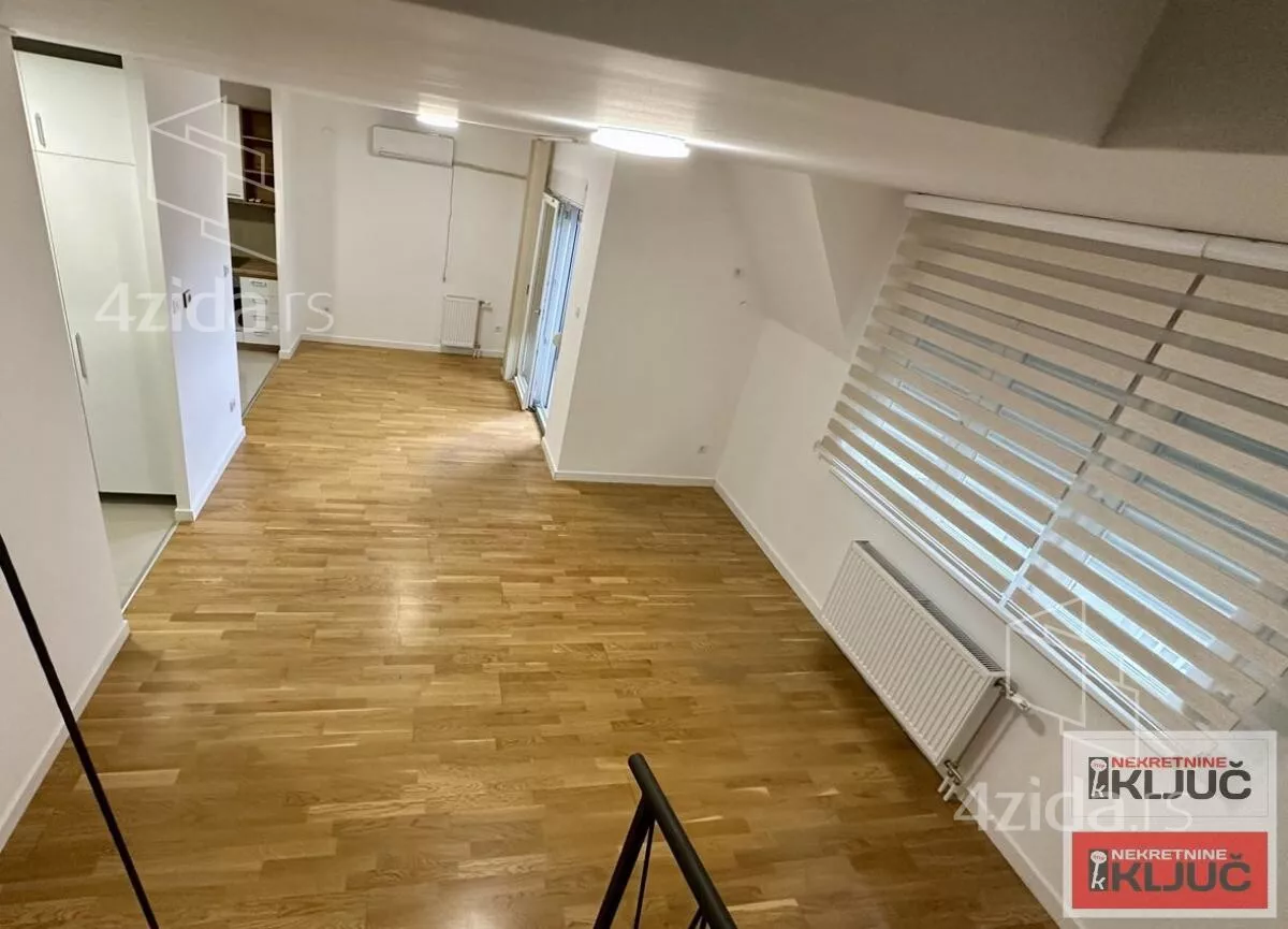 Četvoroiposoban stan | 4zida