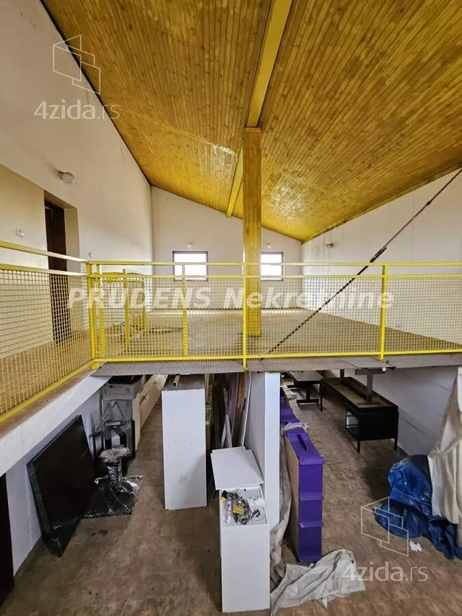 Poslovna zgrada | 4zida