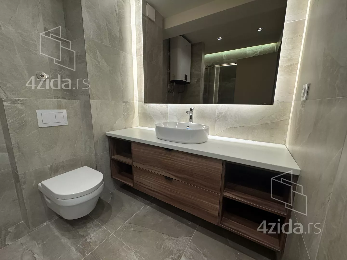 Petosoban stan | 4zida