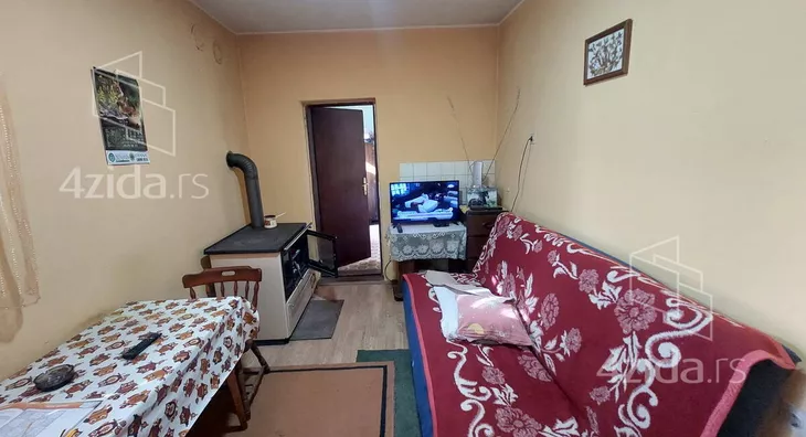 Poslovna zgrada | 4zida