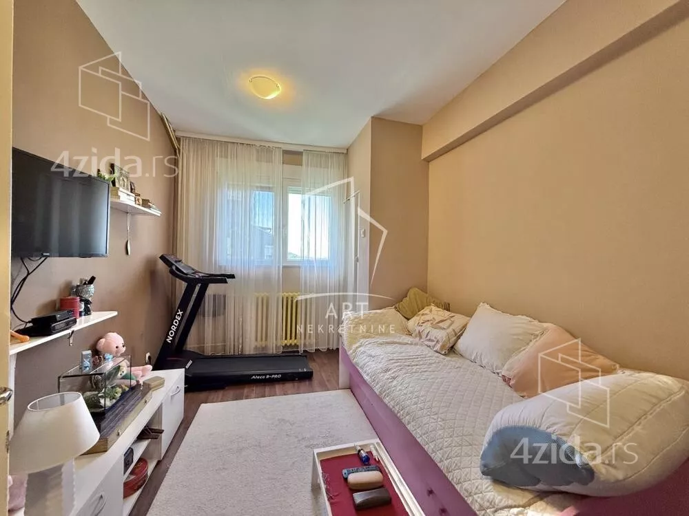 Dvoiposoban stan | 4zida