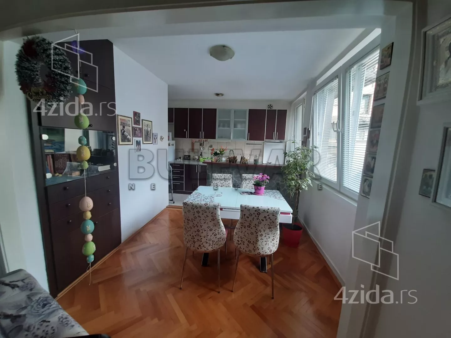 Lokal | 4zida