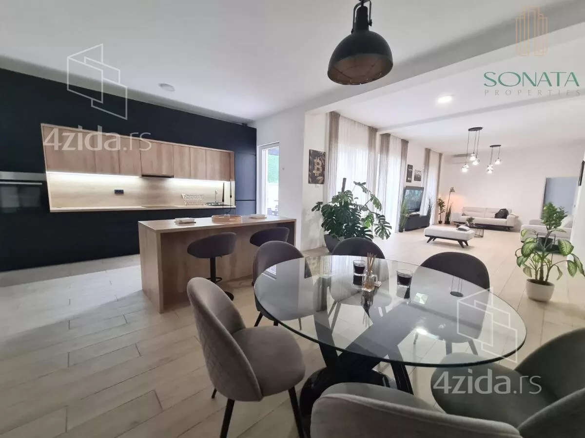 Šestosoban stan | 4zida